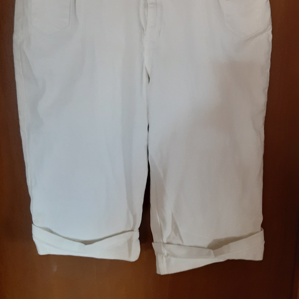 Capris - Picture 4 of 7